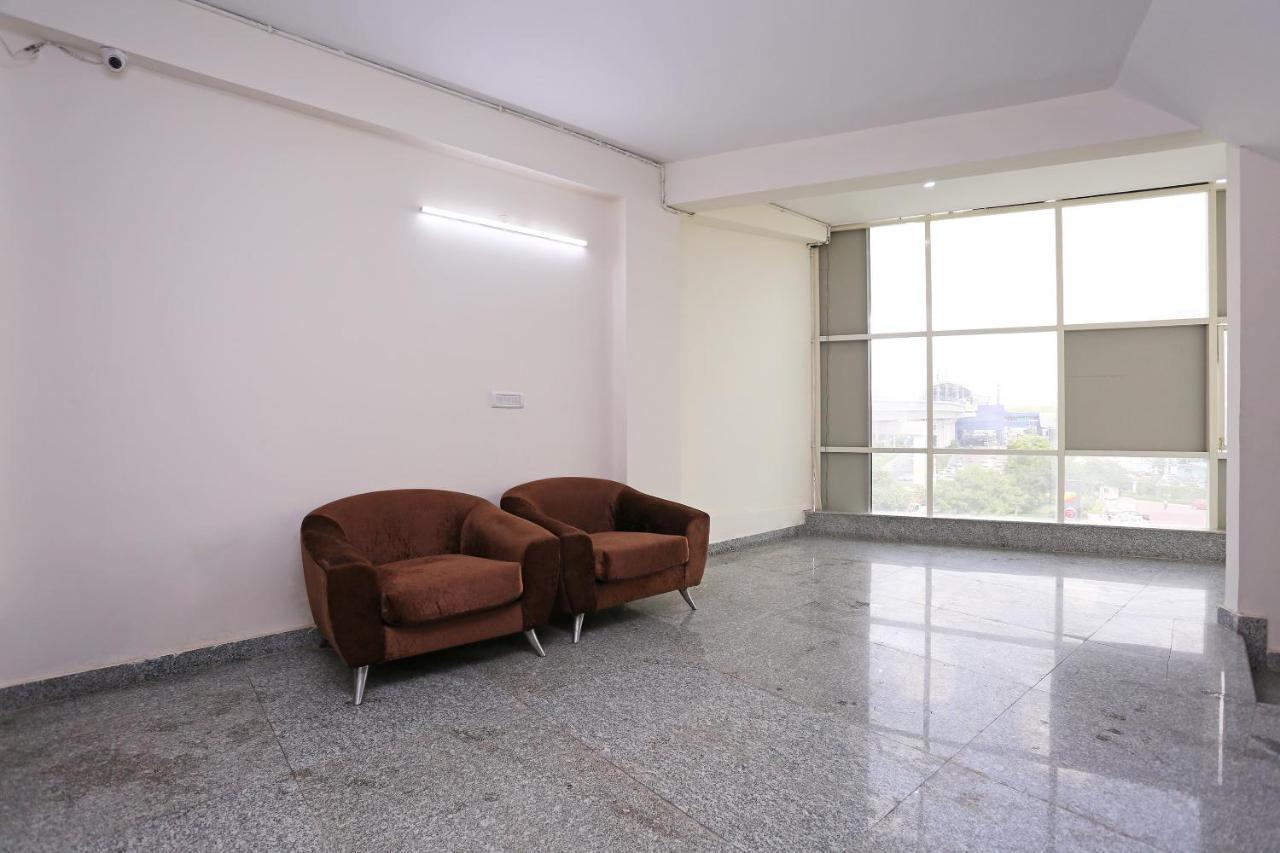 Oyo Dlf Cyber City Near Aravali Biodiversity Park Gurgaon Bagian luar foto