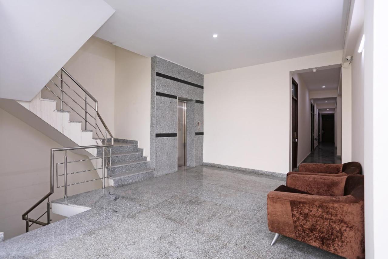 Oyo Dlf Cyber City Near Aravali Biodiversity Park Gurgaon Bagian luar foto